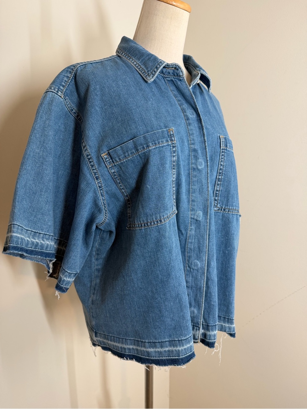 Anthropologie Pilcro Women’s Boxy Buttondown (Snaps) - SZ L- Blue Denim Shirt - Picture 8 of 14